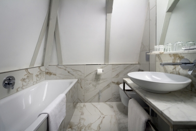Hotel Waldstein Prague - bathroom